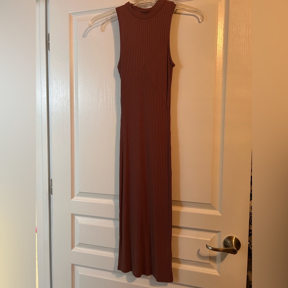 Chic Sleeveless Maxi Dress
